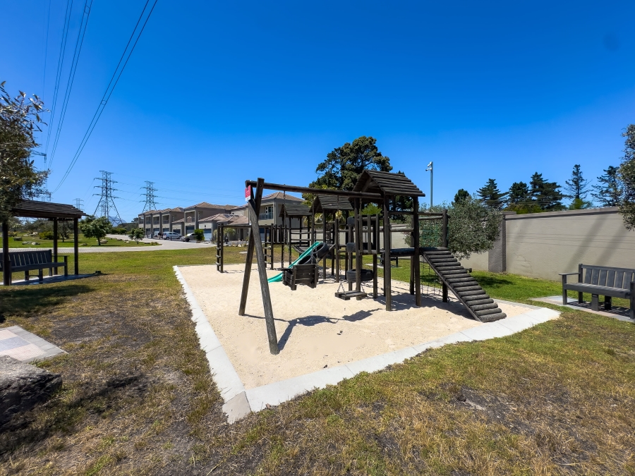 3 Bedroom Property for Sale in Protea Heights Western Cape